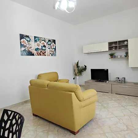 Thalna Apartment, Casa Centro *